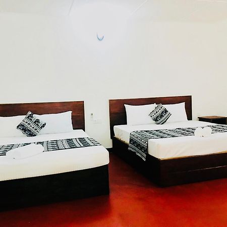 Bed and Breakfast Wild Hut Хабарана Экстерьер фото