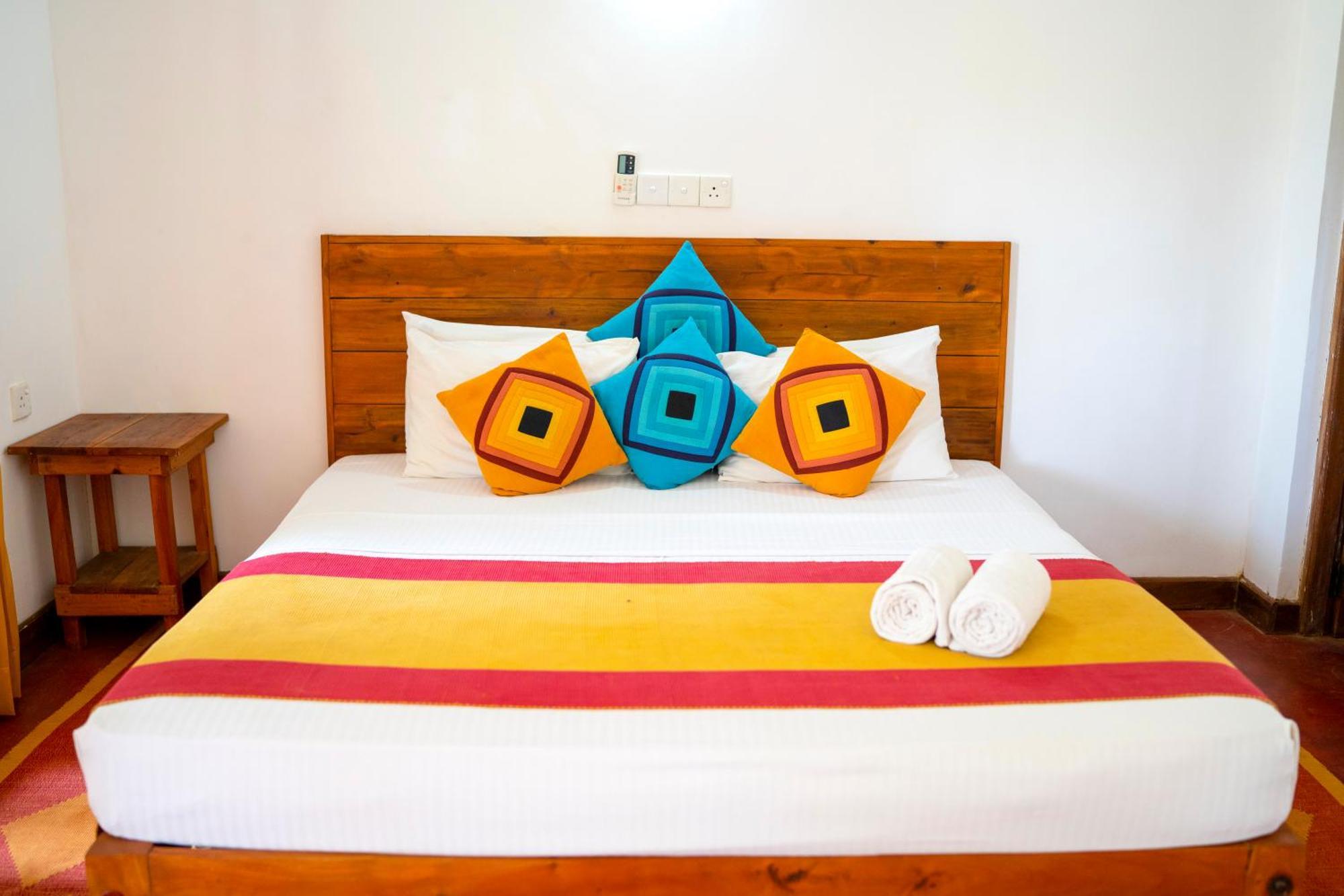 Bed and Breakfast Wild Hut Хабарана Экстерьер фото